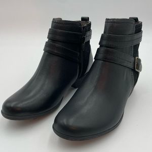 NIB!! Rockport Women's Carly Strap Boot Ankle, Sz 5 Wide, Black